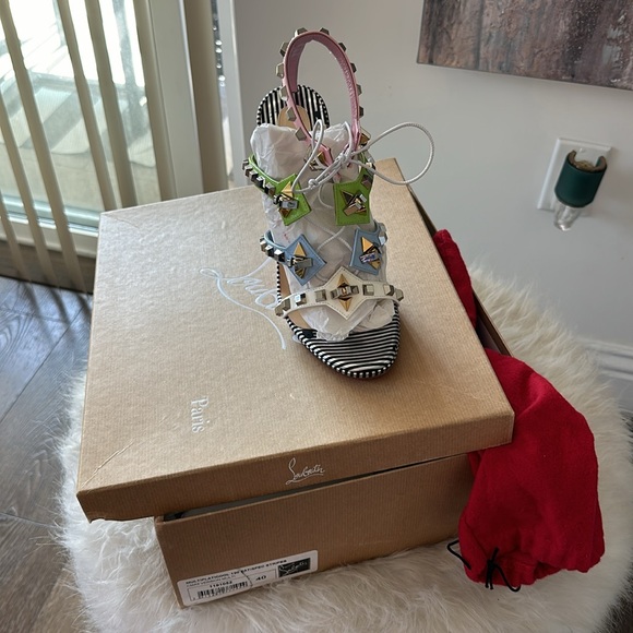Christian Louboutin size 40 worn only twice with original box and shoe bags - Picture 10 of 10